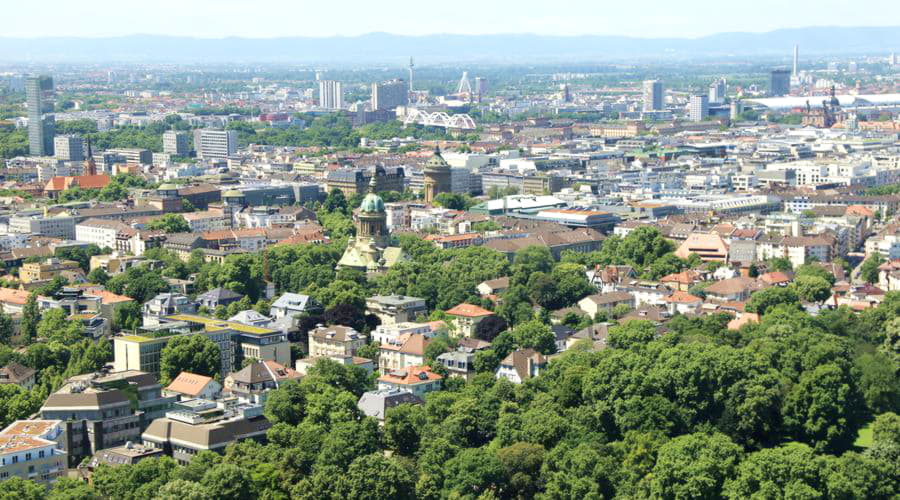 I nostri servizi di noleggio auto offrono una vasta selezione di veicoli a Stazione ferroviaria cittadina di Mannheim Mannheim, Germania.